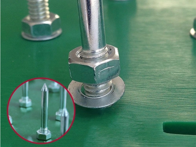 Aerator de gazon pentru pantofi cu țepi mari