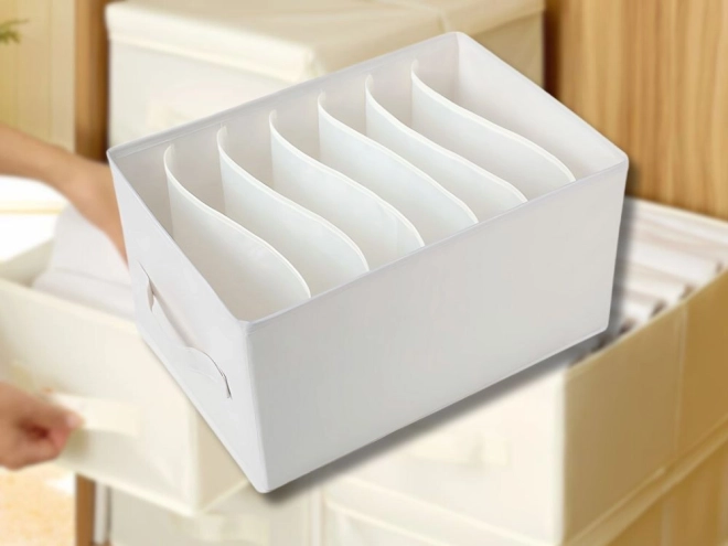 Organizator alb pentru îmbrăcăminte