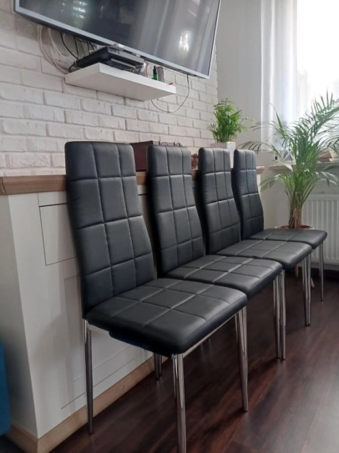 Set de 4 scaune negre pentru sufragerie și living cu tapițerie matlasată și picioare cromate