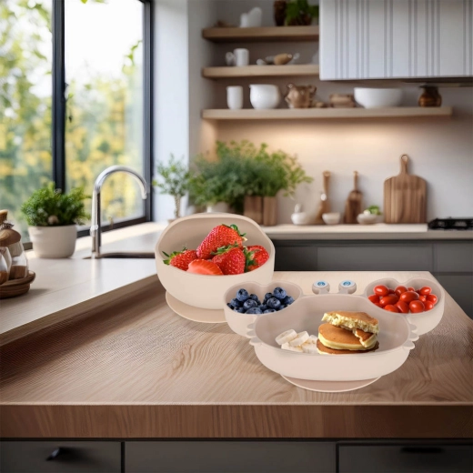 Bol și farfurie stabile cu ventuză