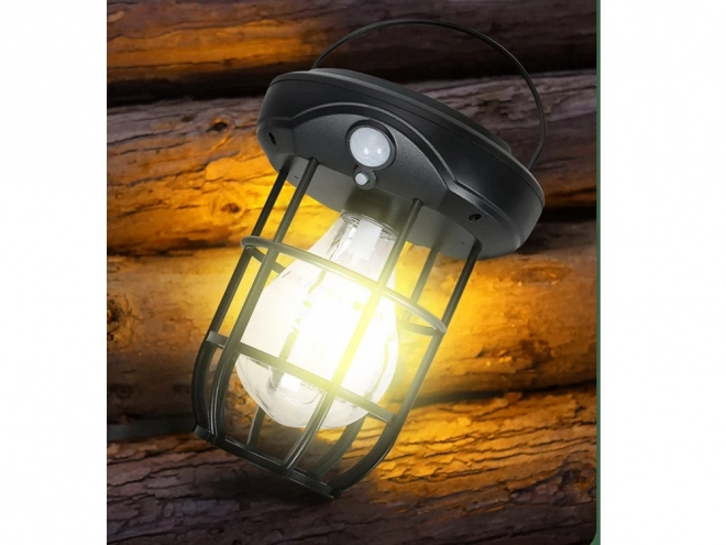 Lampa solară cu senzor de apus și mișcare