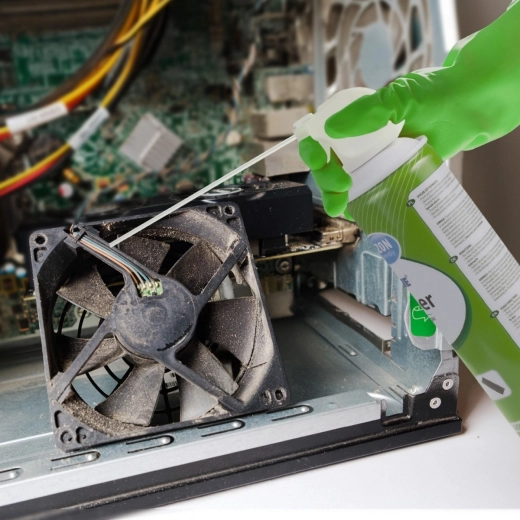 Jet puternic pentru interiorul PC-ului