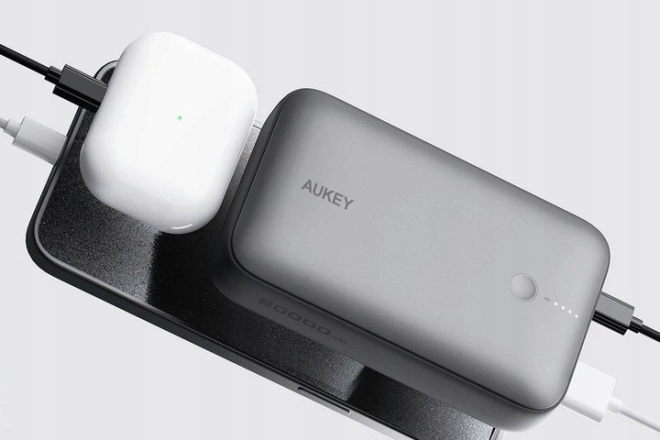 Mini powerbank Aukey cu capacitate de 20000mAh cu încărcare rapidă QC 3.0