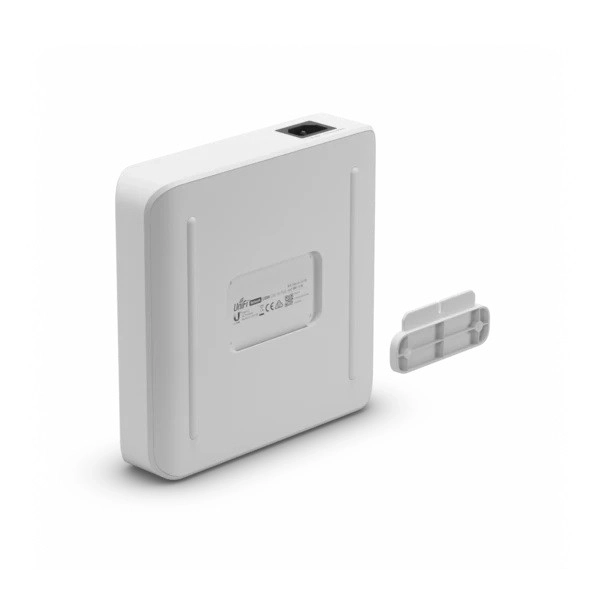 Przełączator Ubiquiti 16x GbE 8x PoE