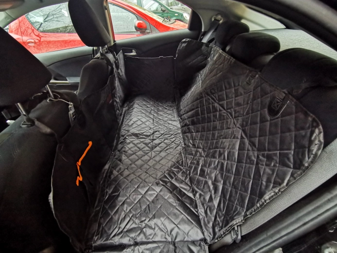 Material impermeabil și antiderapant