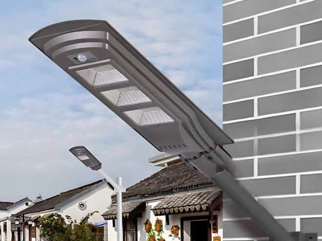 Lampa stradală solară LED cu telecomandă și senzori
