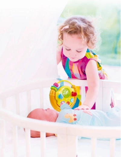 Fixare ușoară pe pătuț sau cărucior