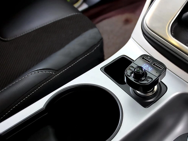 FM Bluetooth autotransmițător și încărcător 2x USB
