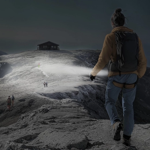 Putere 1000 lm și rază de până la 270 m