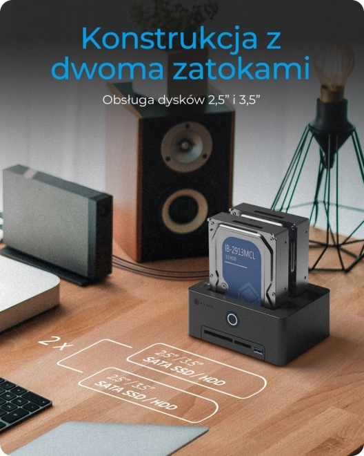 Cititor de carduri cu stație de andocare duală pentru SSD/HDD