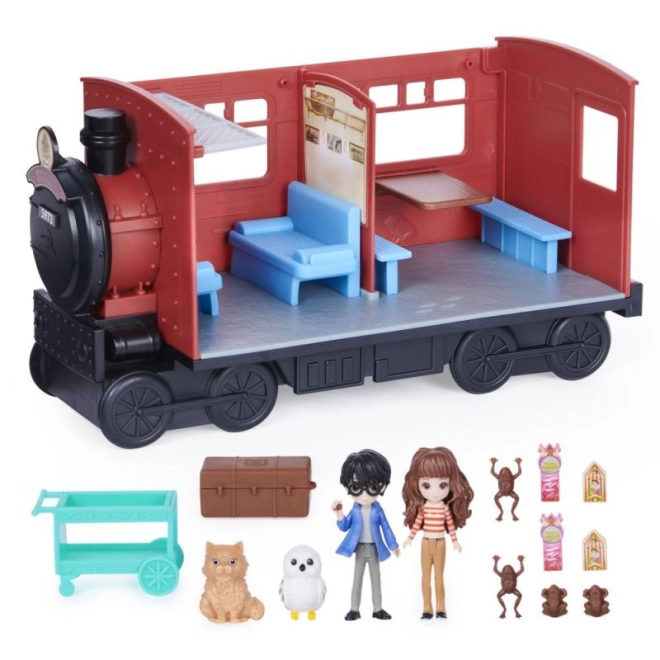 Iconicul Expres de la Hogwarts cu interior detaliat