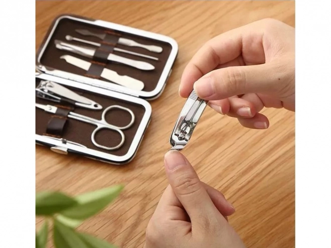 Set manichiură și pedichiură în etui cu clești pentru unghii, 7 piese