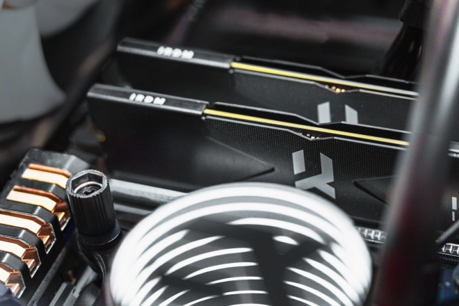 Memorie IRDM DDR5 32GB 6800MHz CL34 Negru