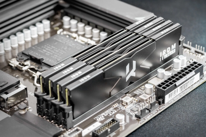 Memorie IRDM DDR5 32GB 6800MHz CL34 Negru