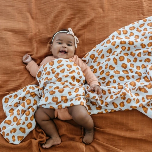 Motiv stilat leopard alb