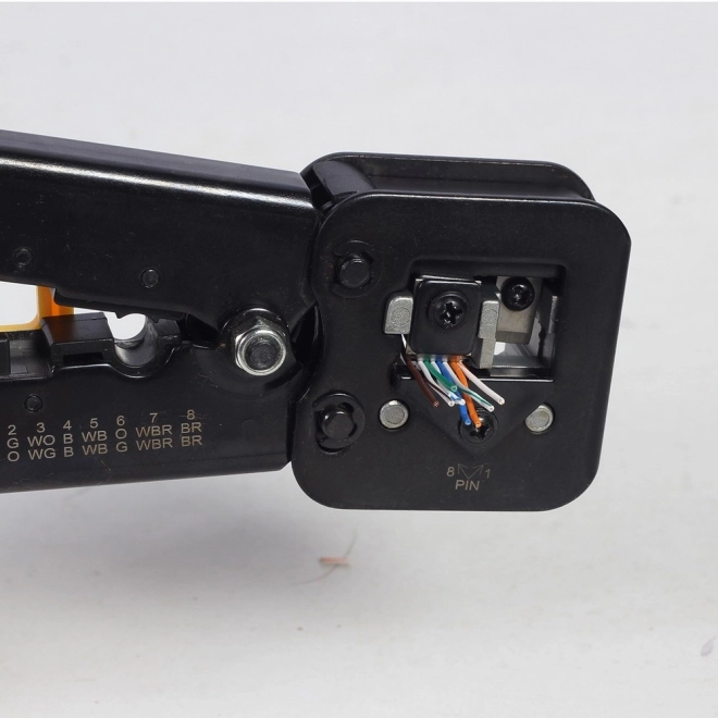 Zacuscator universal pentru RJ45, RJ12, RJ11 Pass-Through
