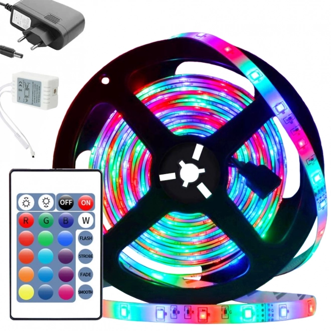 Banda LED RGB rezistentă la apă cu telecomandă 4,5 m