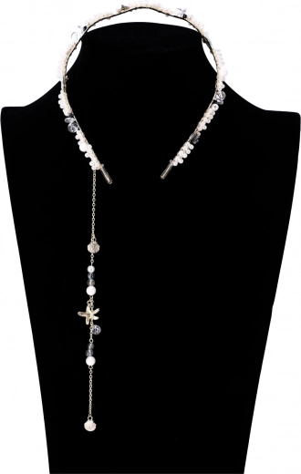 Detaliu stilat cu motiv de scoici