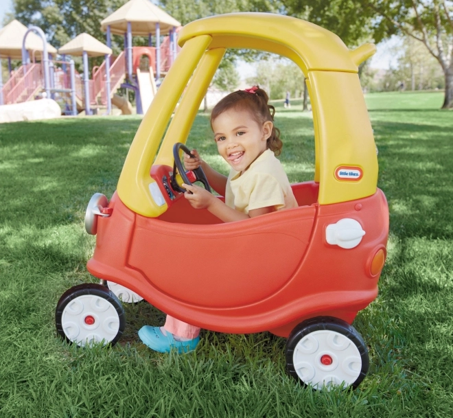 Mașină de jucărie Cozy Coupe cu ochi noi