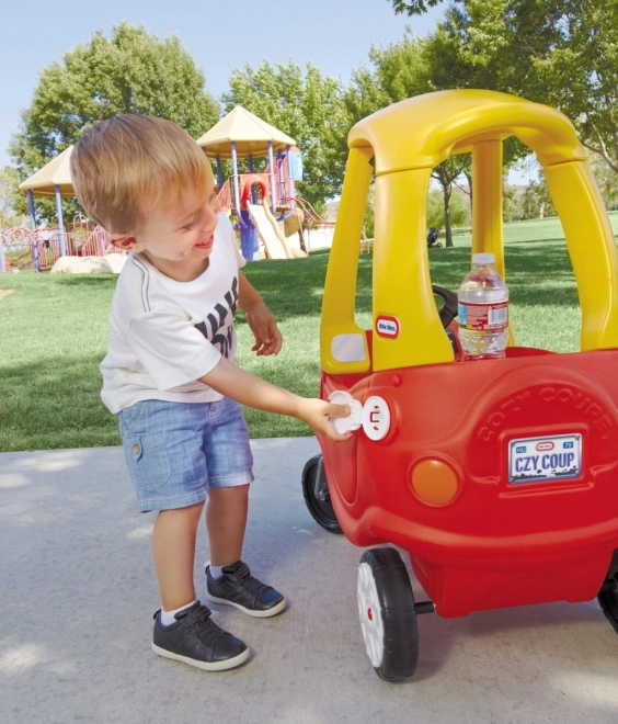 Mașină de jucărie Cozy Coupe cu ochi noi