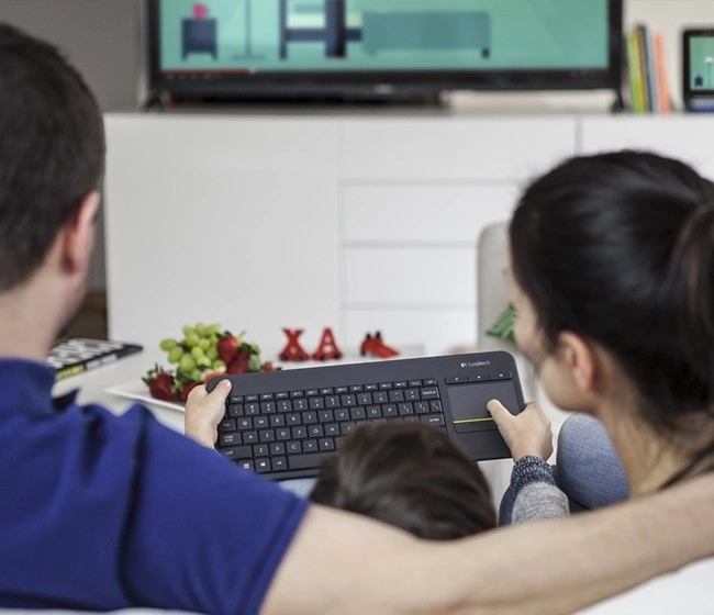 Tastatură Wireless cu Touch K400 Plus Neagră