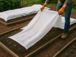 Textil nețesut pentru grădină iarnă/primăvară 1,1 × 10 m alb 30 g/m²