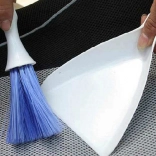 Mini măturică cu făraș pentru masă, tastatură și mașină